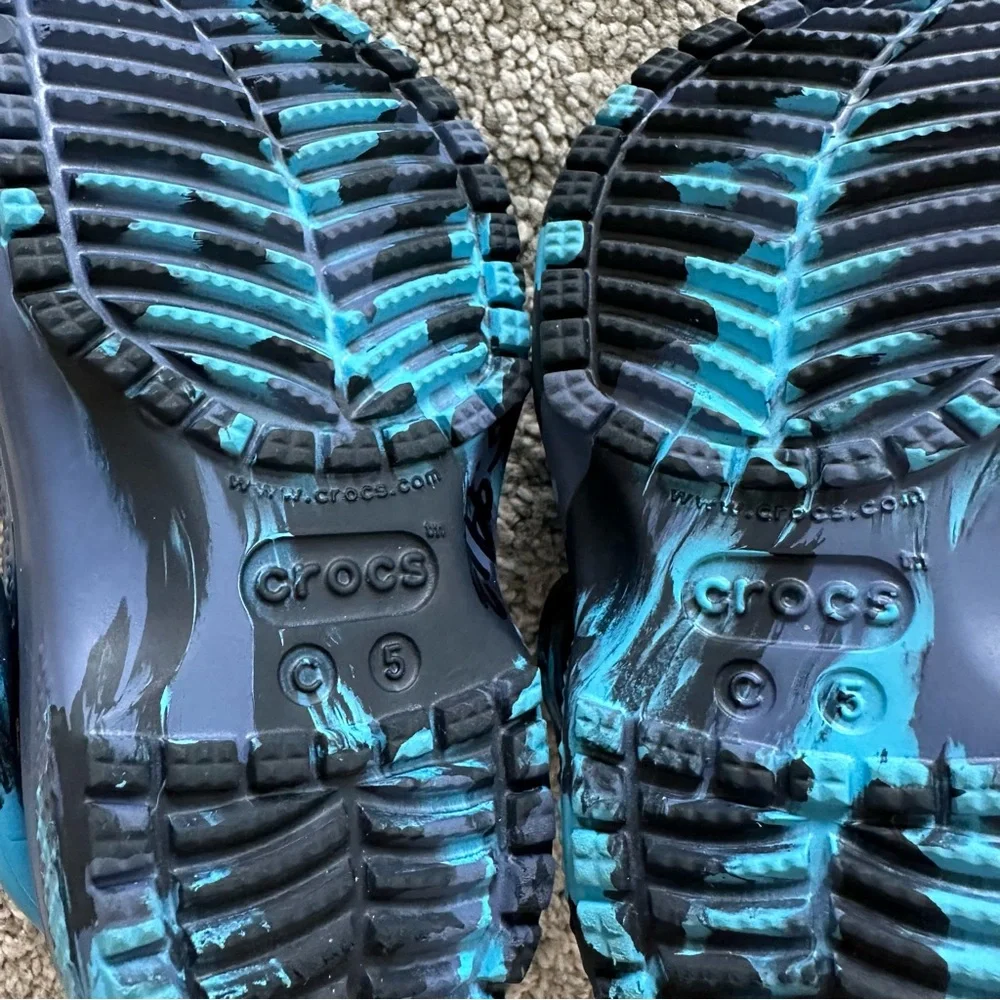 Crocs Kids Blue Marbled Clogs‎ Size C5